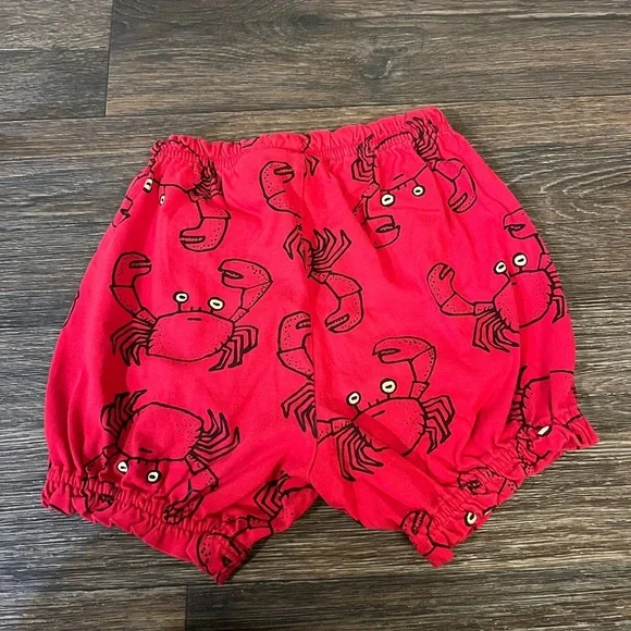 Hanna Andersson Red Crab Print Shorts - Picture 3 of 3